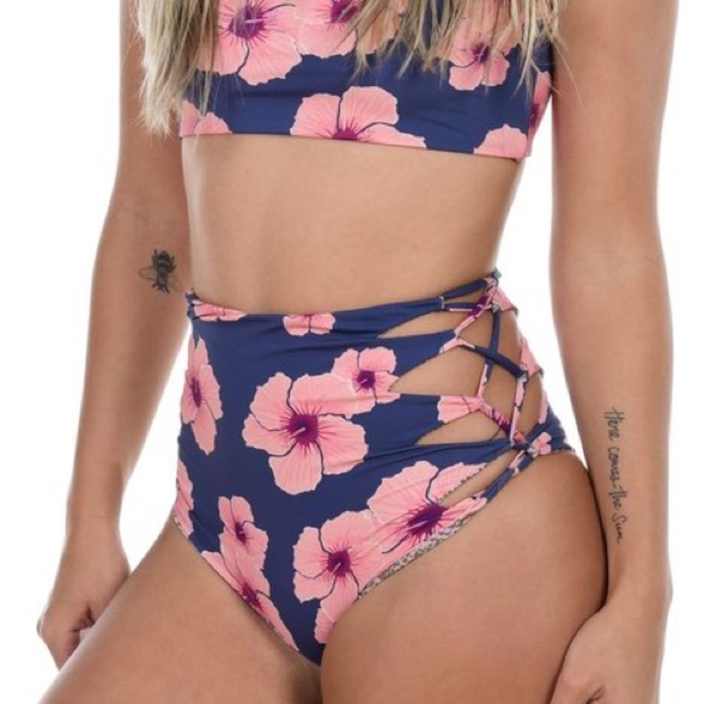 ISO ACACIA HIBISCUS BOTTOM